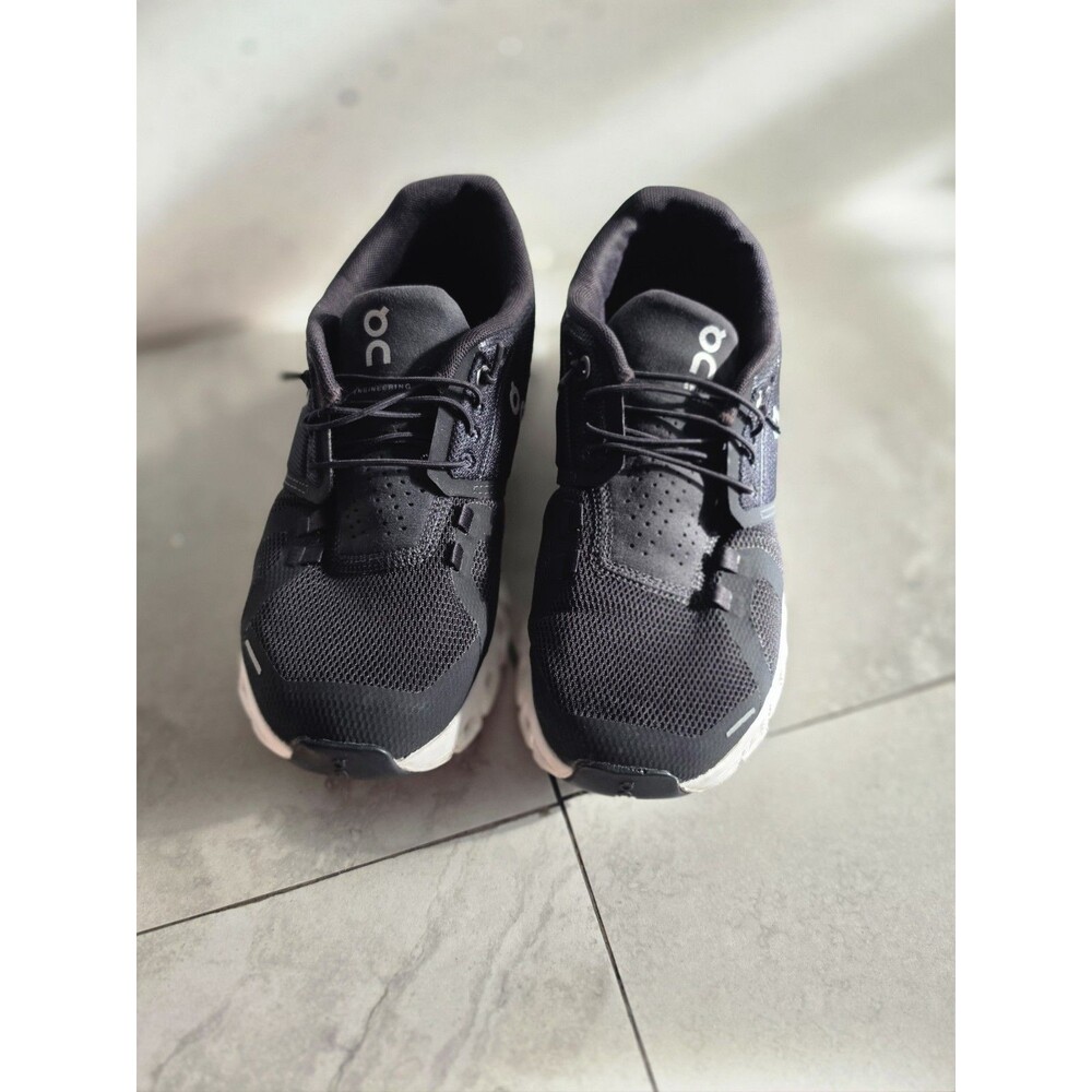 Size 7.5  - ON Cloud 5 Black White W